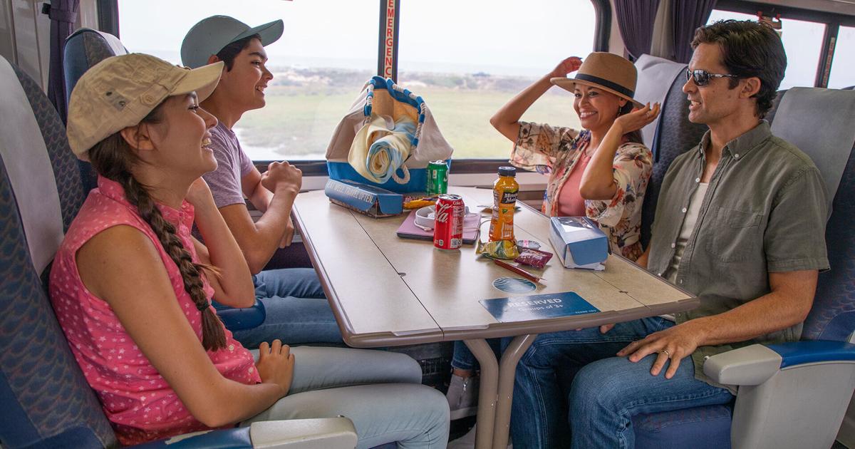 Amtrak Pacific Surfliner ofrece un servicio ampliado y un cómodo acceso ferroviario a los principales eventos de verano del sur de California