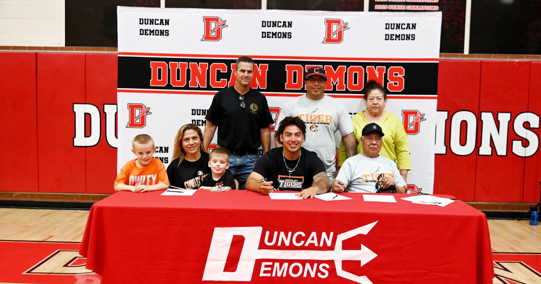 Chago Barham ready to run the bases at Cowley College - Vimarsana News