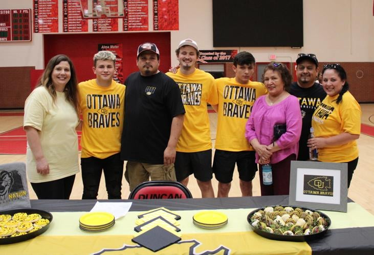 JP Martinez signs with Ottawa University