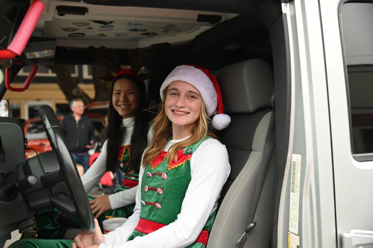 Gallery Duncan fills up Main Street for yearly Christmas parade
