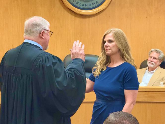 Billie Strutton Duncan officials take oaths of office | Community | duncanbanner.com