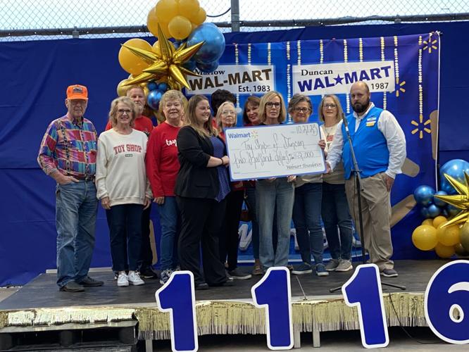 Duncan Walmart Supercenter hosts ReGrand Opening; donates 28,000 to community organizations
