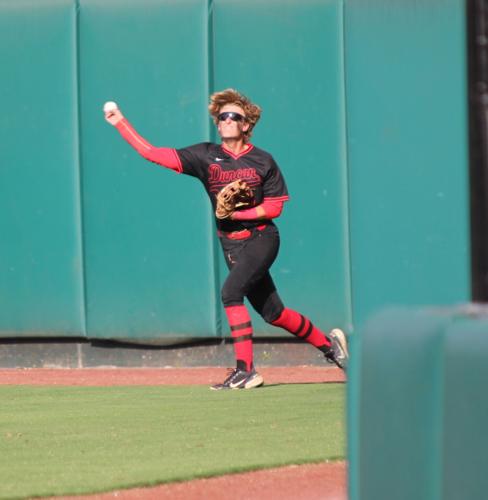 Trevyn Stewart throws it in.jpg