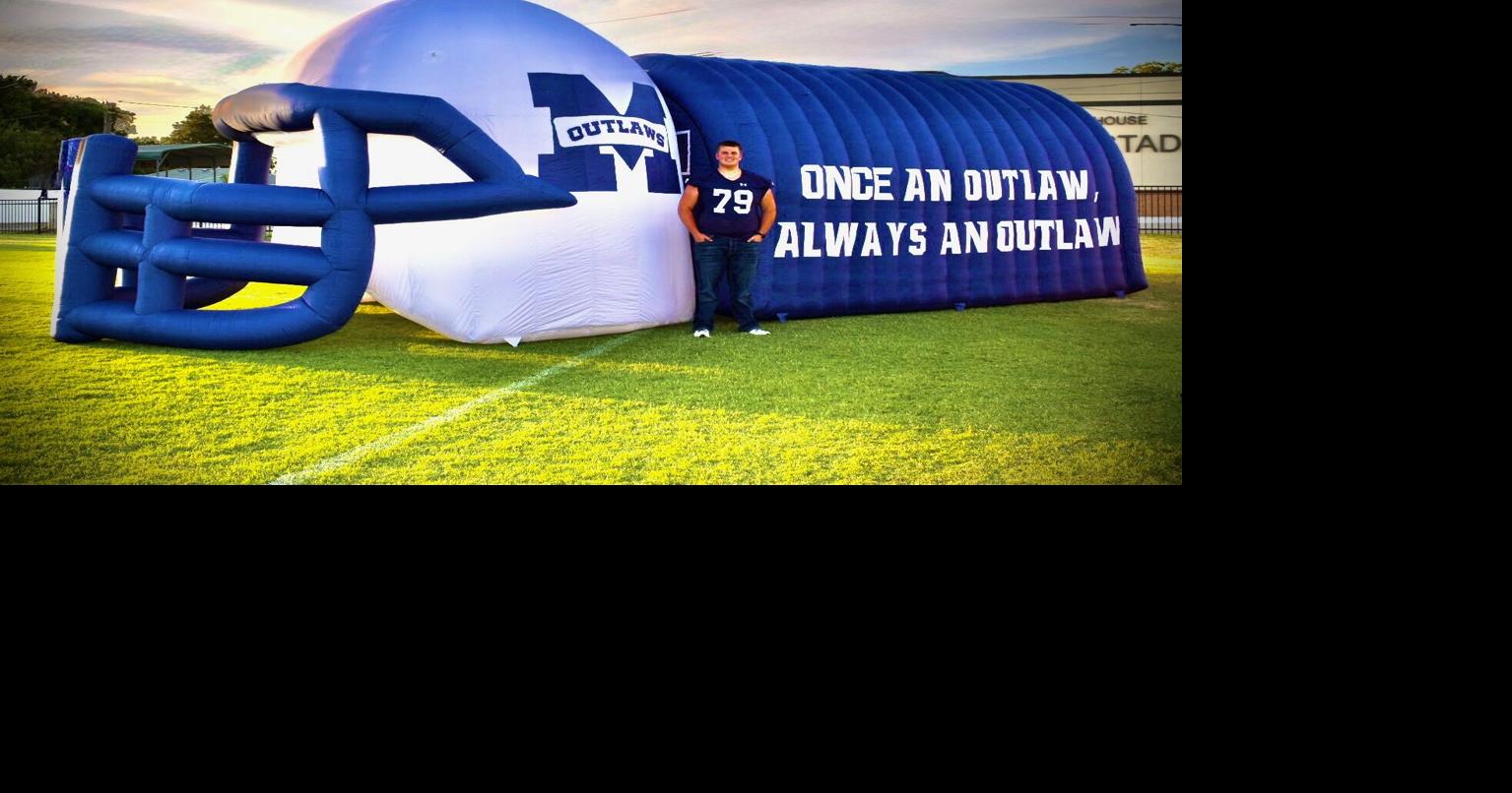 Freeman honored to be first player to run out of Outlaws' new tunnel