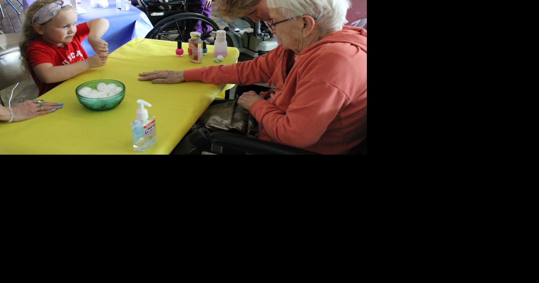 Pre-K students pamper Elk Crossing residents as they prepare for prom ...