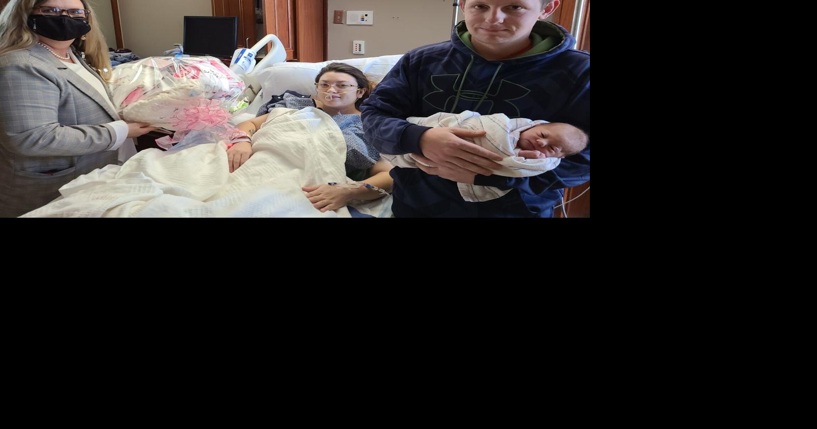 Photo: DRH celebrates first baby of new year | Community | duncanbanner.com