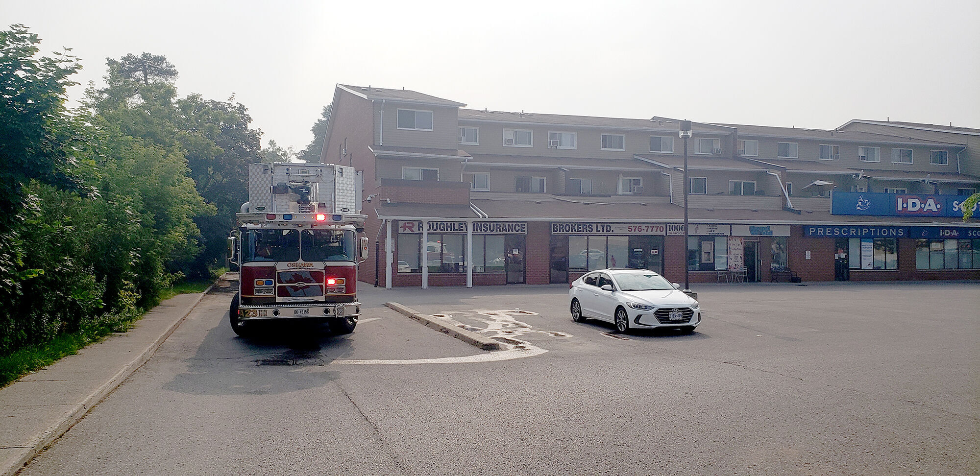 Oshawa firefighters on scene of fire at Simcoe Street North and