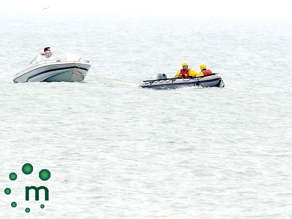 Clarington fire department brings stranded boater back to shore