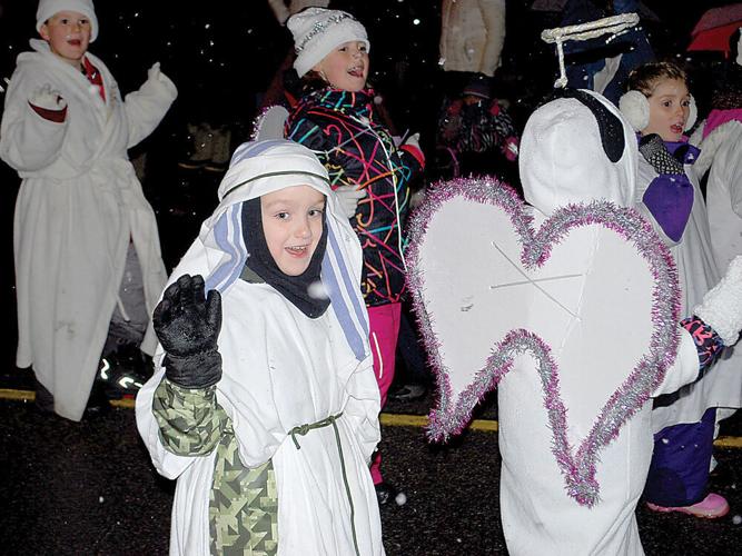 Newcastle Santa Claus Parade draws thousands