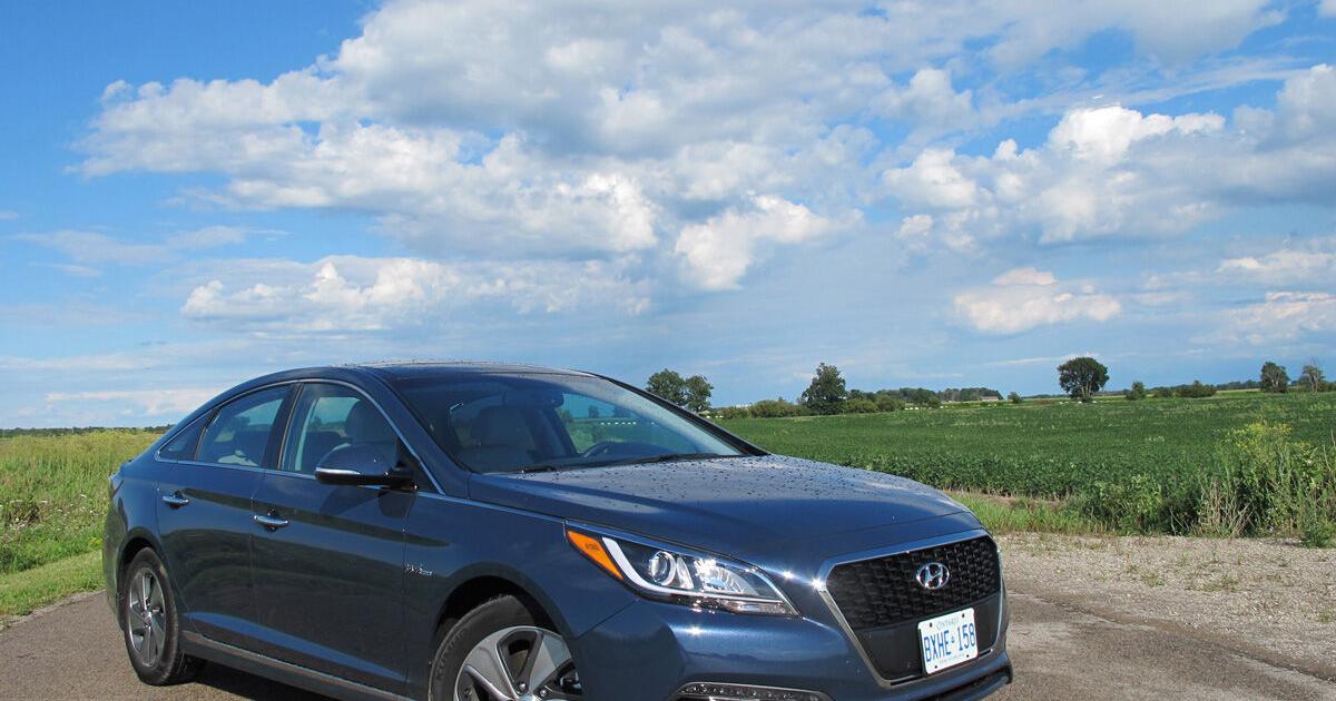 ROAD TEST: Super mileage in Hyundai Sonata???s mid-size hybrid