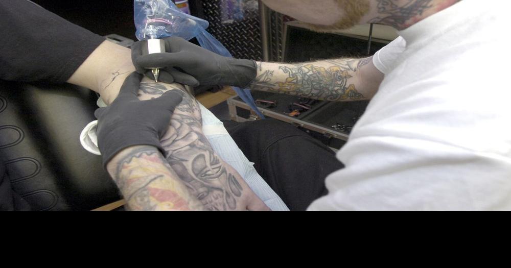 Oshawa residents cautioned about potential exposure from tattoos, piercings