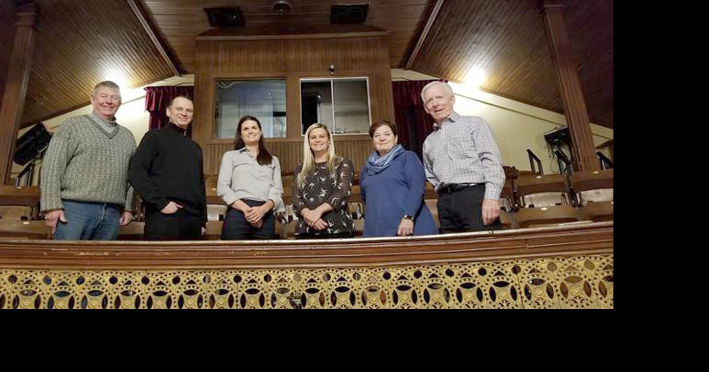 Uxbridge Music Hall gets new hightech projector thanks to donation