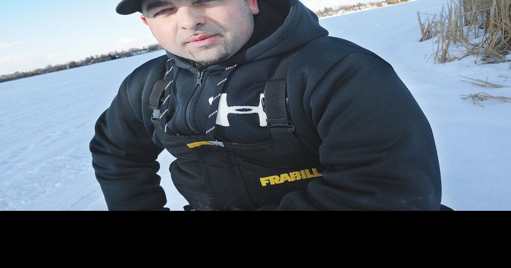 Pickering man pulls woman from sinking car on Frenchman’s Bay