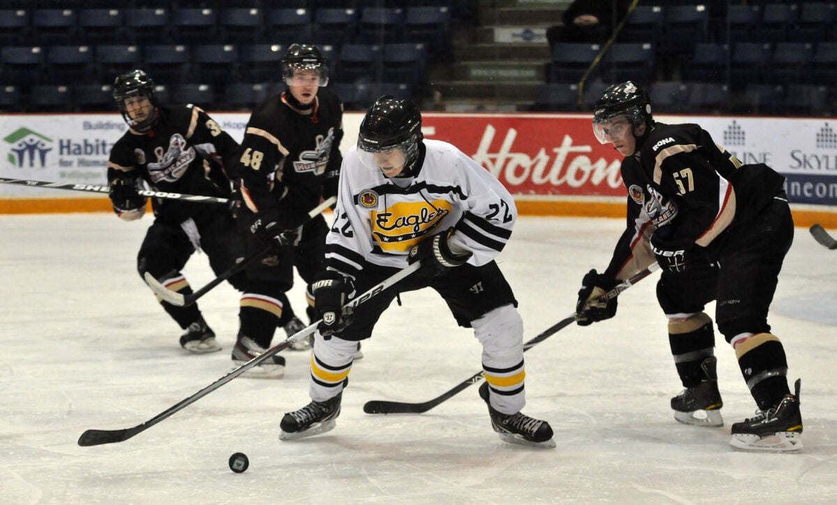 University hockey player dies suddenly