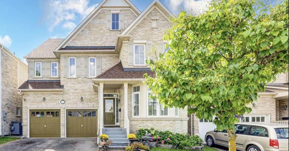 'Highly-desirable': Ajax home hits real estate market at nearly $1.5 million and sells for way below asking price, despite having 5 bedrooms and 4 bathrooms