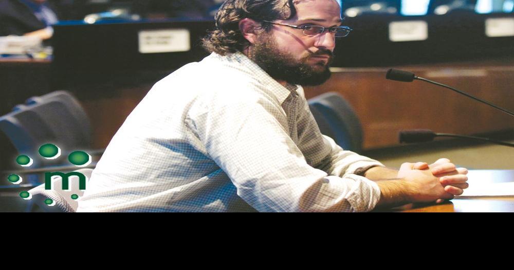 Oshawa keeping trash collection at home