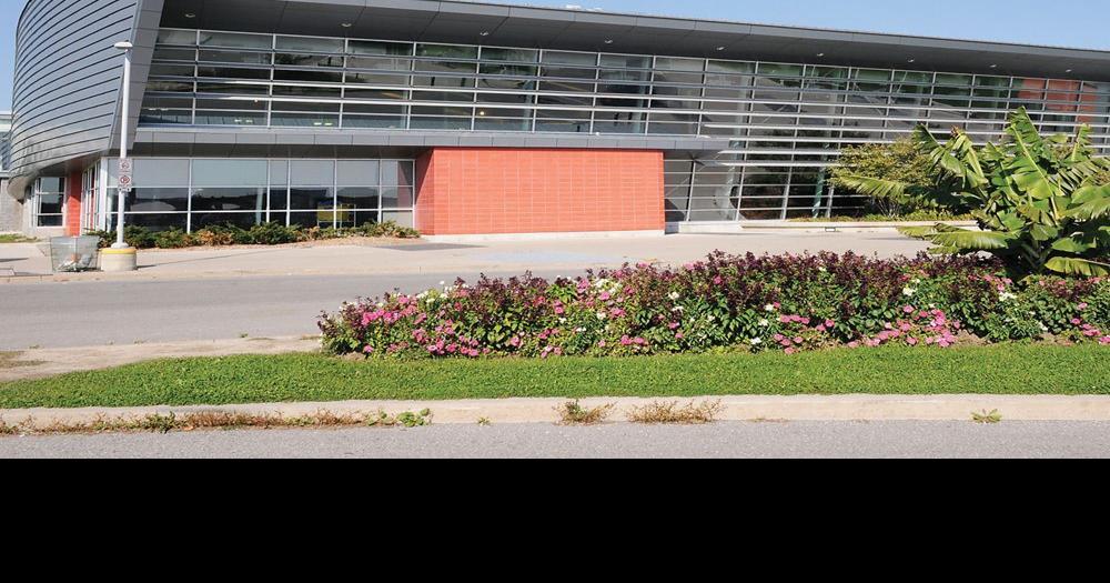 Oshawa staff uses defibrillator to try to save man's life