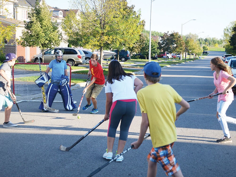 Parents challenge Clarington's ban on road hockey