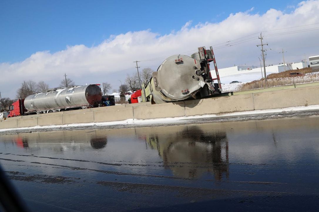 Hwy 401 Crash Scene In Whitby That Closed Highway For More Than 12 ...