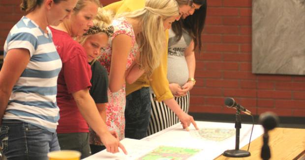 Thatcher moms call for increased recreation; Town officials cite ...