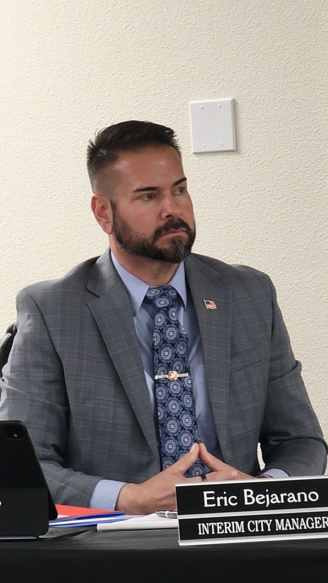 Safford council tables Bejarano contract, approves employee pay ...
