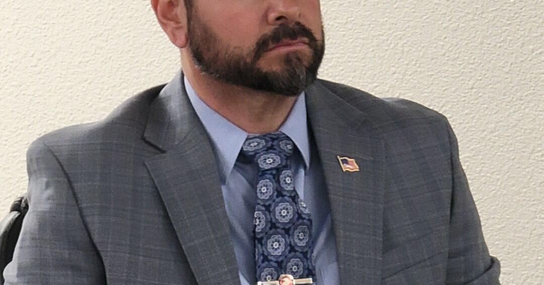 Safford council tables Bejarano contract, approves employee pay ...