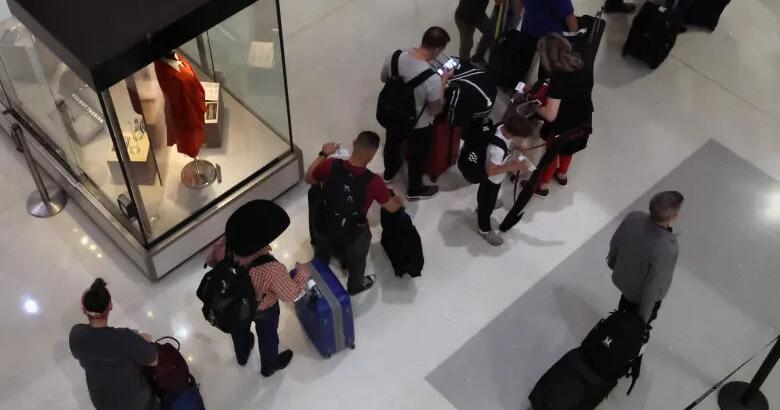 Cancellations continue at Sky Harbor despite an end to the government ...