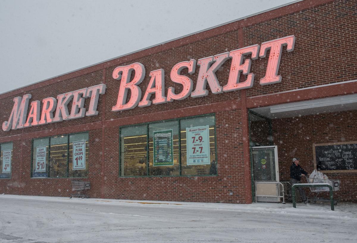 SLIDESHOW First blizzard of 2018 blankets Valley, brings flooding Multimedia