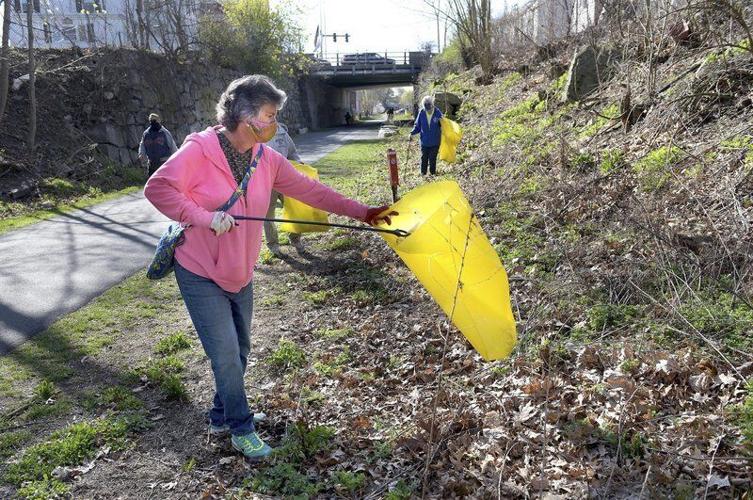 Volunteers pick up litter along Methuen Rail Trail | Merrimack Valley |  eagletribune.com
