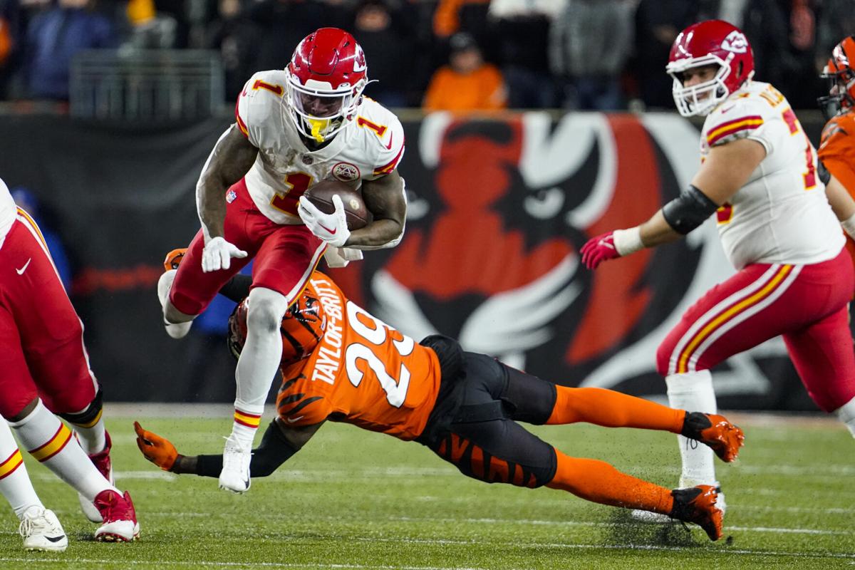 Officiating crew was changed late for KC Chiefs-Bengals game