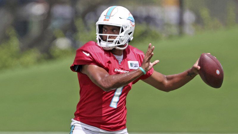 Debating Tua Tagovailoa as the Dolphins' QB enters a make-or-break season -  Sports Illustrated