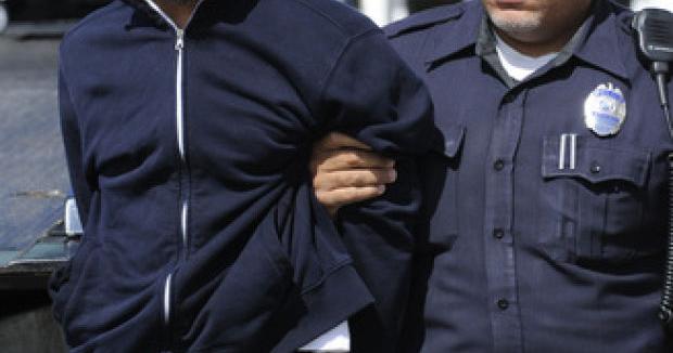 Bank Dye Exploding Dye packs explode, suspected bank robber arrested at gunpoint | News ...
