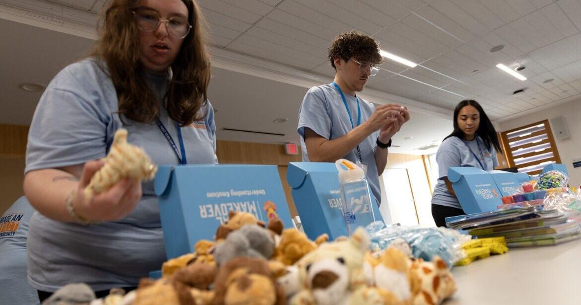 New Salem State students give back to community