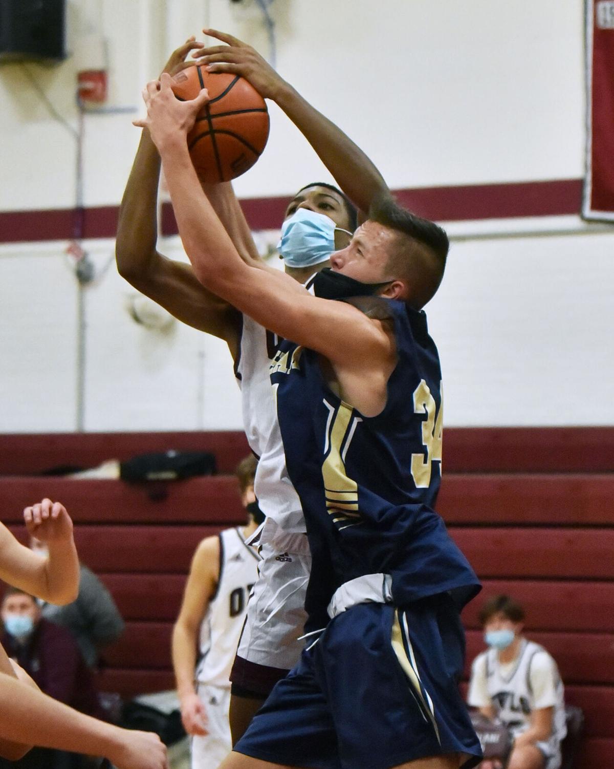 210122_ET_CRU_BoysBasketball_13.JPG