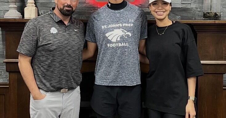 Vargas at OSU with his mom and head coach Ryan Day