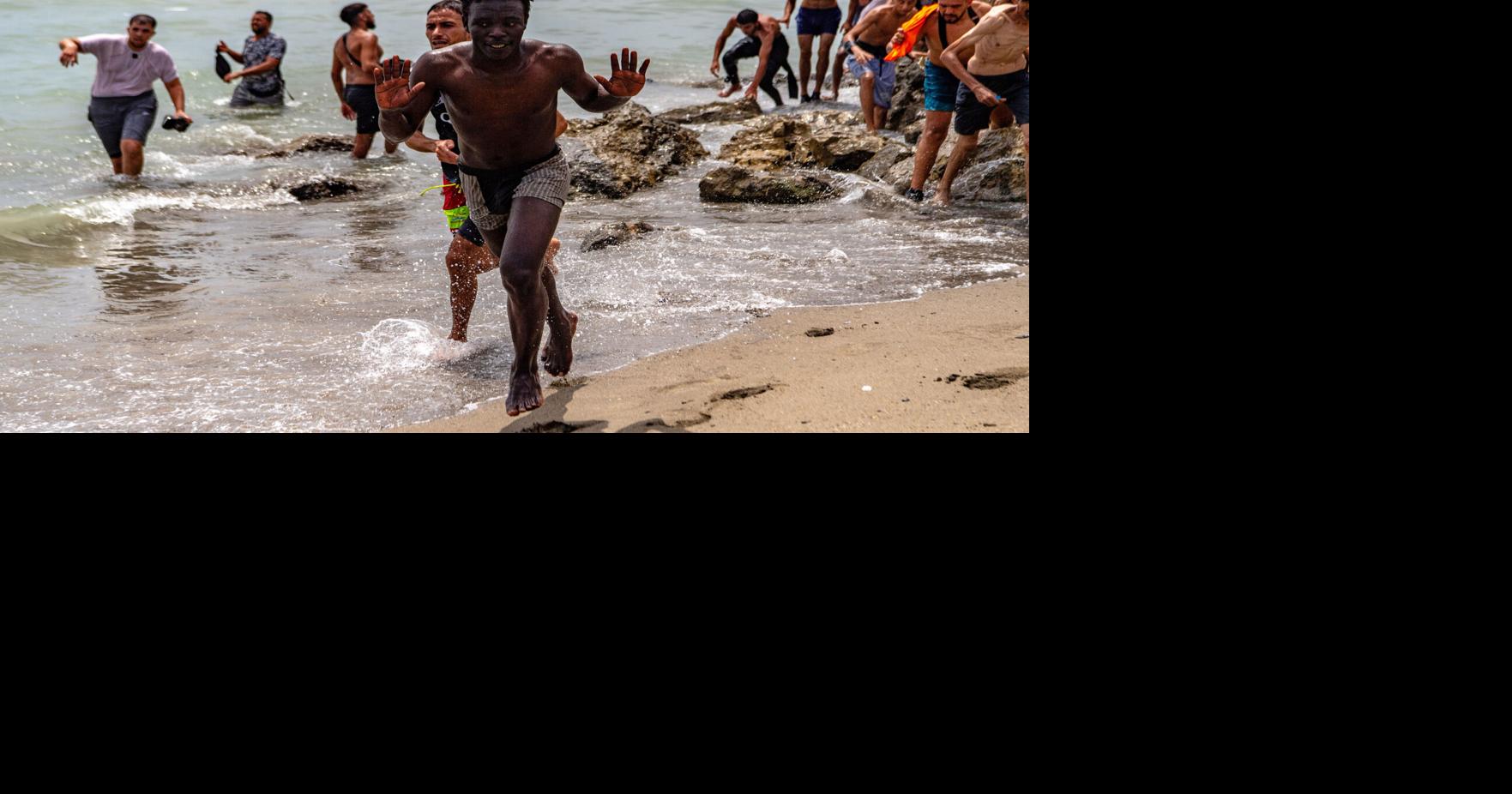 Migrants cross into Spain’s Ceuta territory from Morocco, in photos | Region