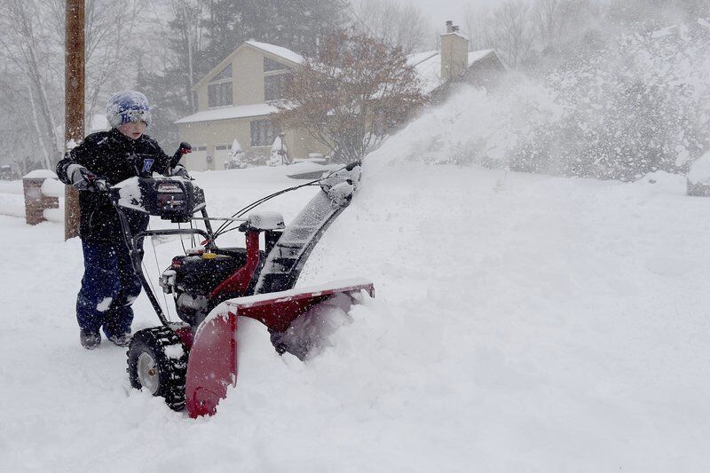 Lingering Storm Drops Foot Of Snow On Region Haverhill Eagletribune Com