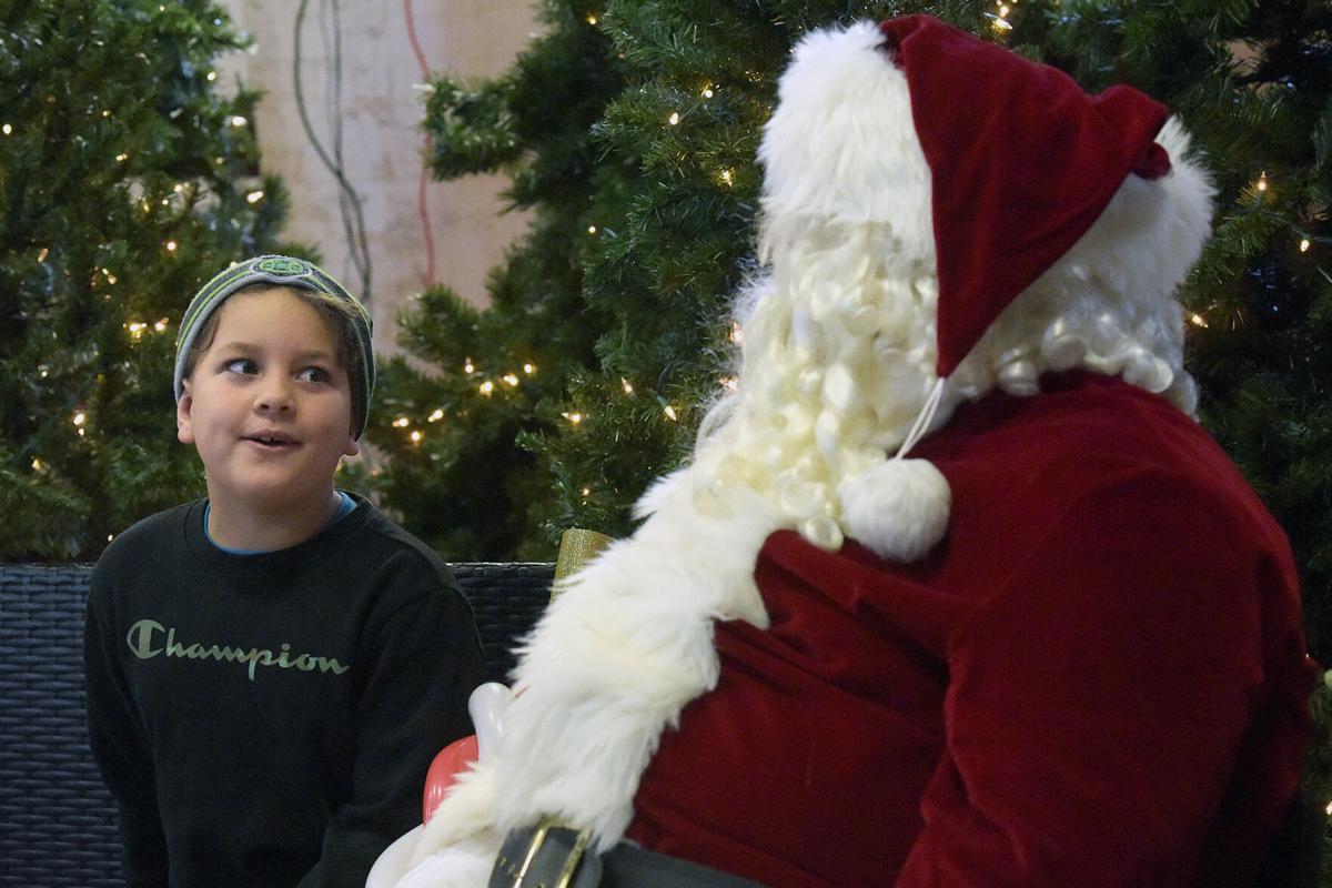 Benson Christmas Parade 2022 Annual Nutfield Holiday Parade Steps Off In Downtown Derry | New Hampshire  | Eagletribune.com