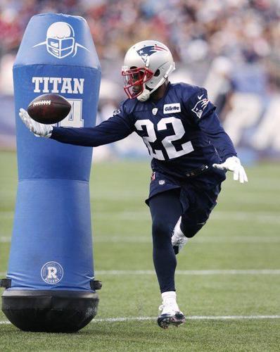 Dominique Easley, Dont'a Hightower, and Sealver Siliga