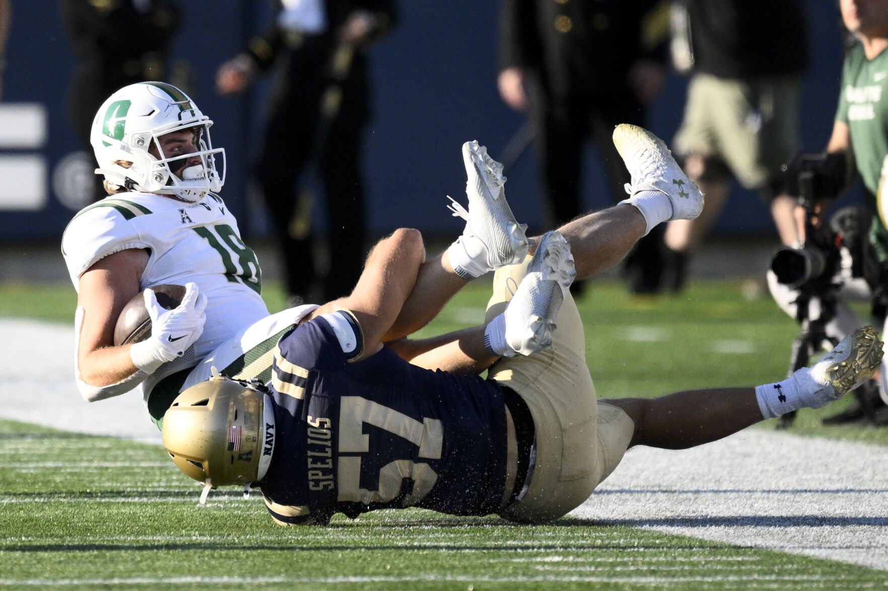 No. 12 Notre Dame To Play No. 24 Navy At MetLife Stadium ...