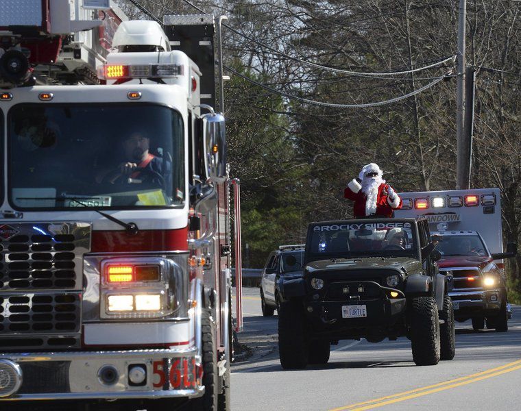 Santa spreads cheer to those selfisolating in Sandown New Hampshire