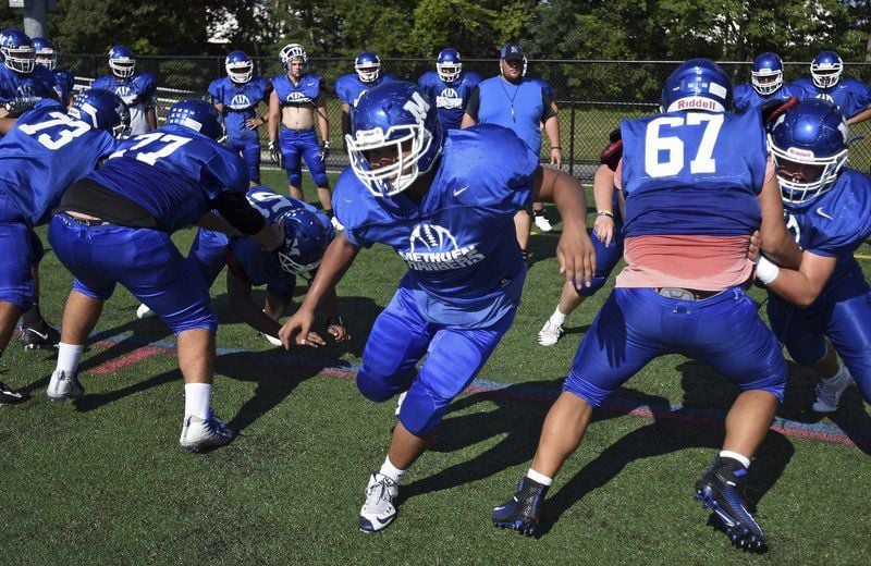 Football Friday: Offensive lineman Searth an 'irreplaceable' part of ...