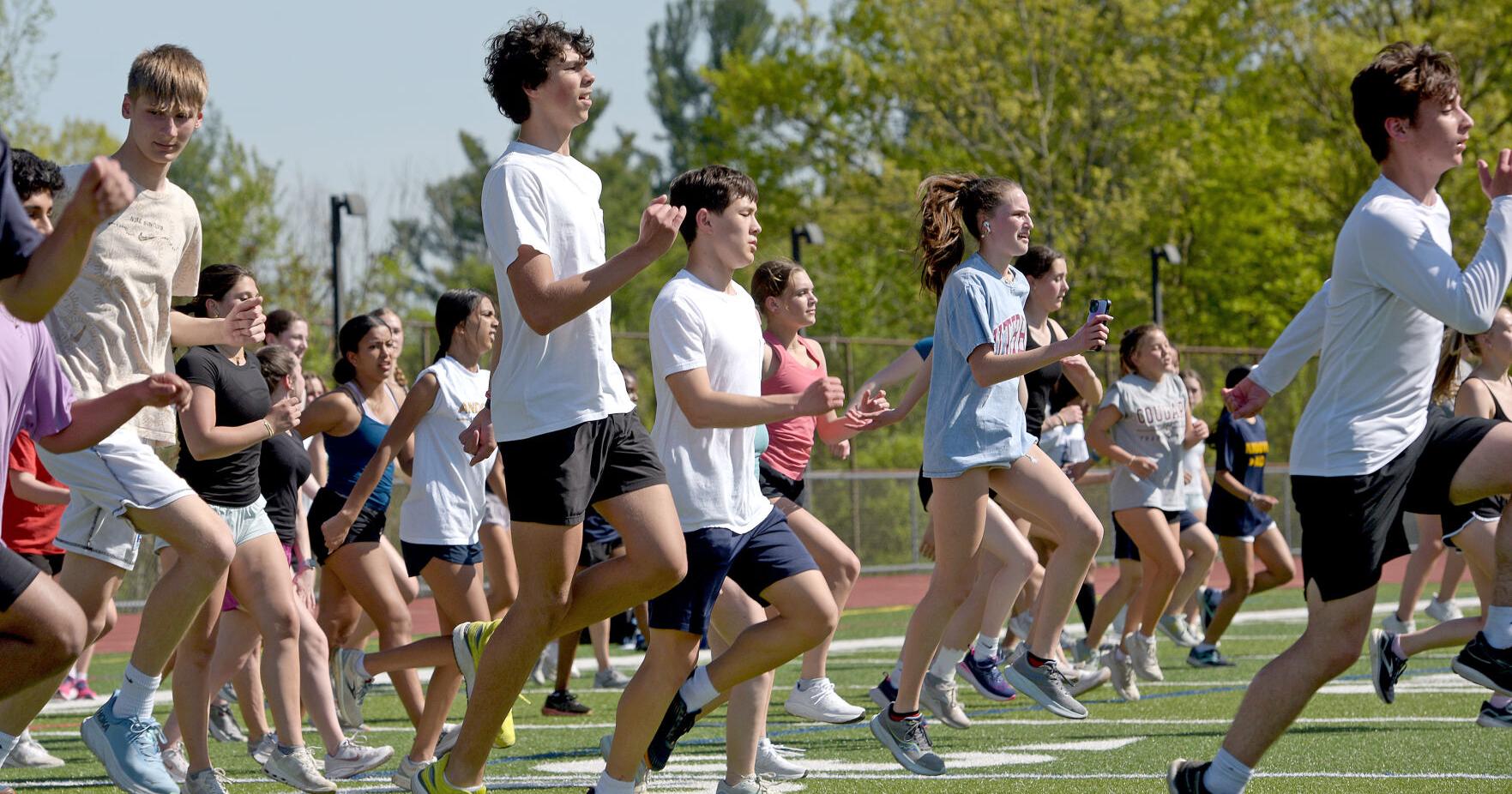 307 strong: Crowded buses aside, Andover track takes tremendous pride in program's largest team ever - Vimarsana News