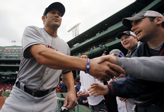 At long last, Johnny Damon hears the cheers from Red Sox fans again 