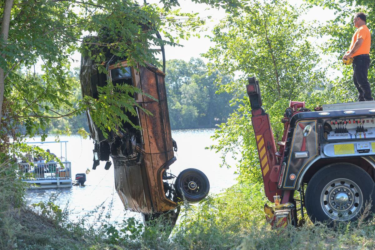SLIDESHOW: CARS PULLED FROM RIVER | Gallery | eagletribune.com
