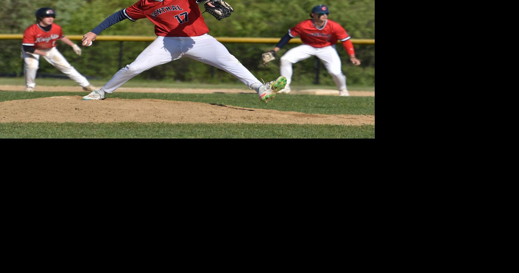 Eyes on the Top MVC baseball teams shooting for storybook finish