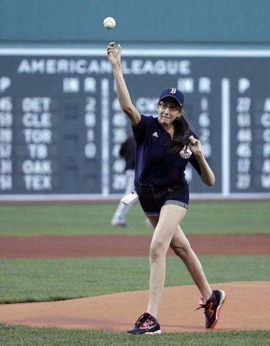 Wood fires ceremonial first pitch for Game 4