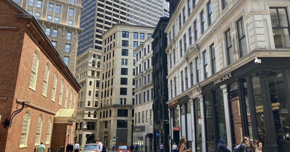 Boston encourages conversion of underused office buildings into apartments Boston encourages conversion of underused office buildings into apartments