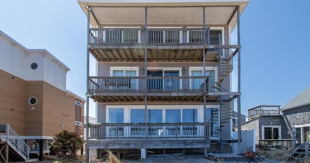 Oceanfront living reimagined in this rare beachside penthouse | Homes ... - Off-Grid Luxury Penthouse Rentals With Private Beachside Seating