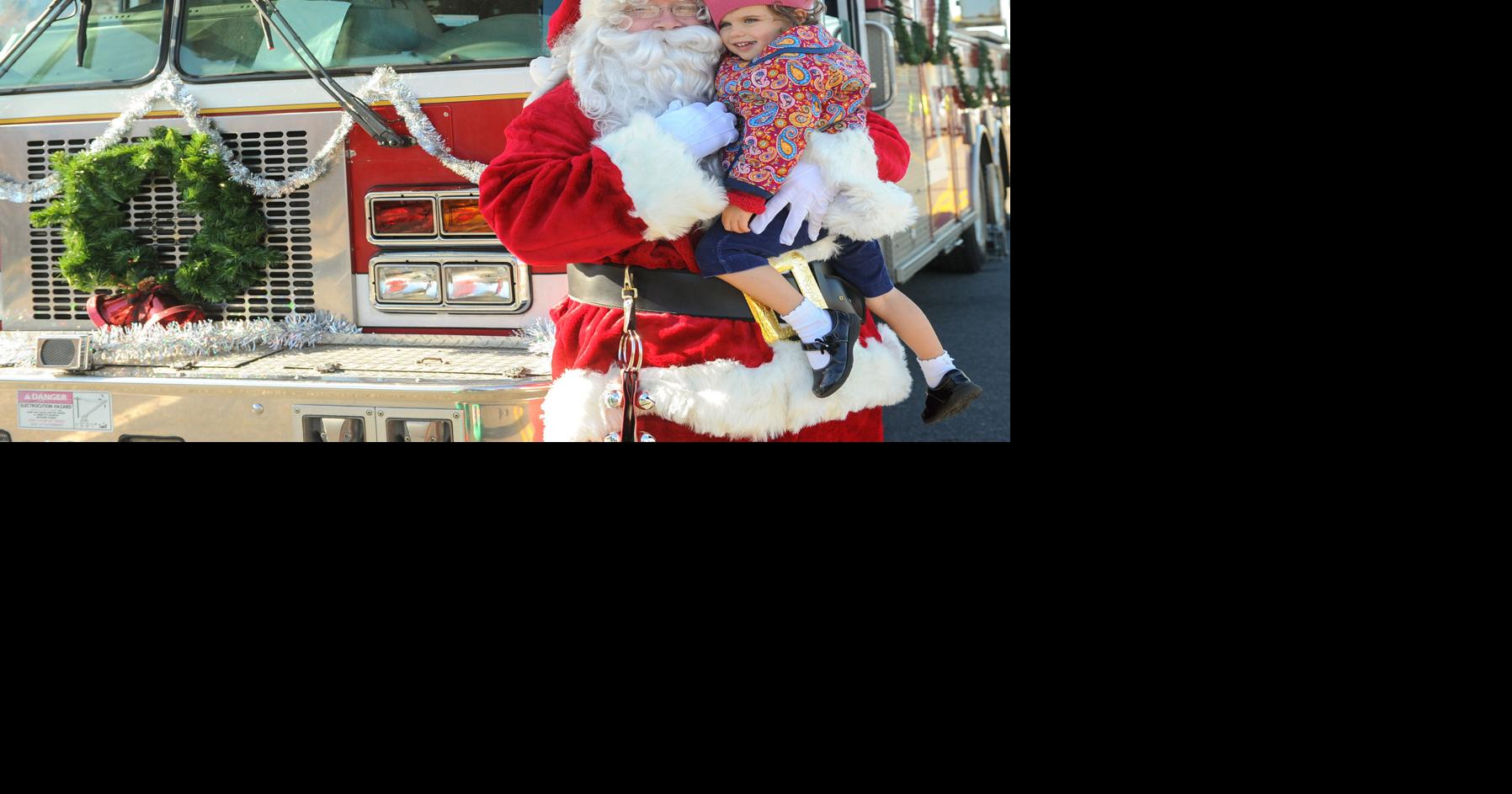 SLIDESHOW Methuen Santa Parade Gallery